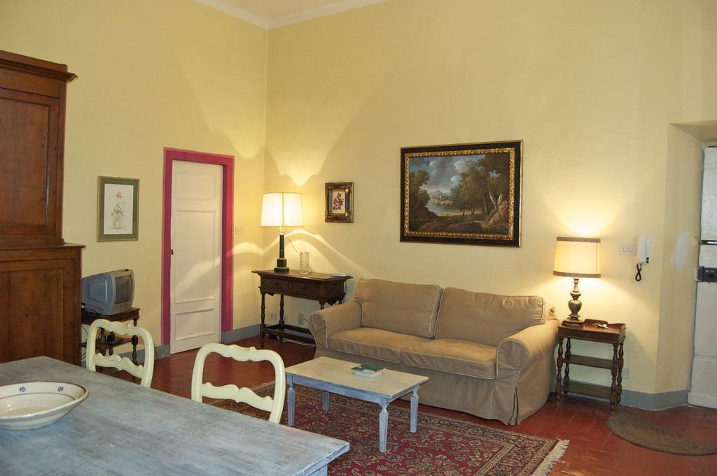Palazzo Tucci Apartments Лукка Номер фото